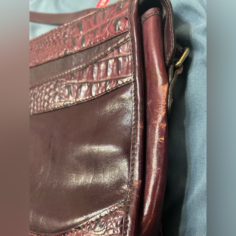 Vintage Brahmin Croc Embossed Mahogany Leather Crossbody Bag - Picture 10 of 10